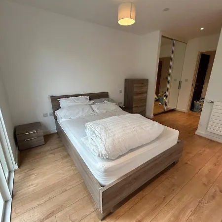 Lovely One Bedroom Flat *
