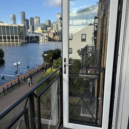 Clippers Quay Loft At Canary Wharf London
