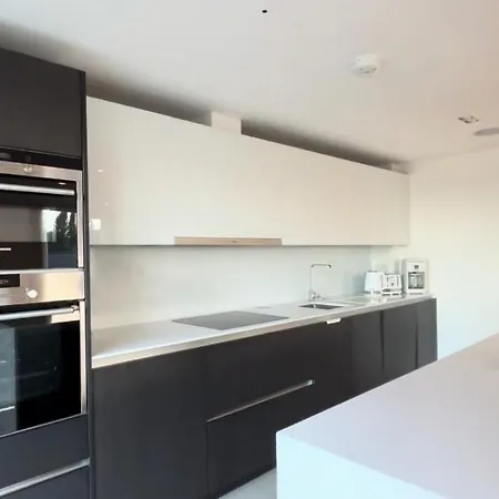 The Crown Apartment *