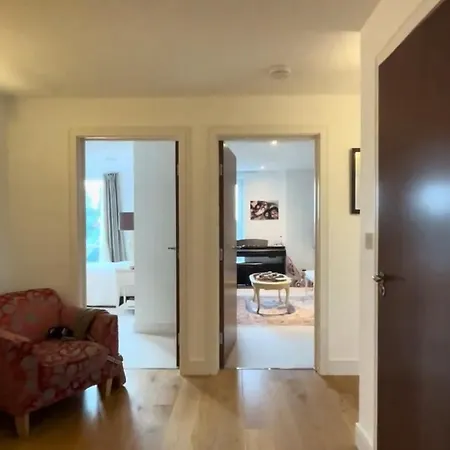 Apartment The Crown London