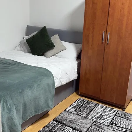 Apartment Rrr Homes London