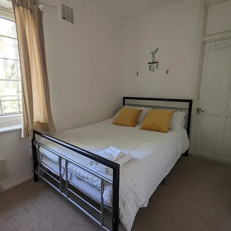 Stunning Large Double Bed * London