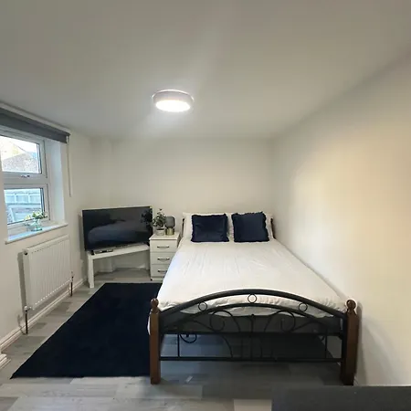 Luxury 2 Bedroom In Apartment