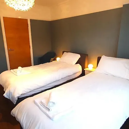 Apartment Cozy Retreat Near Snaresbrook Station *