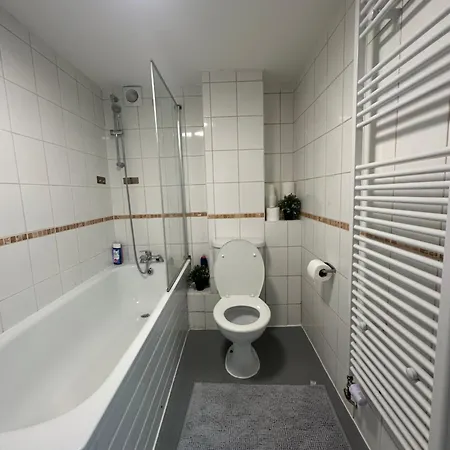 Apartment Luxury 2 Bedroom In *