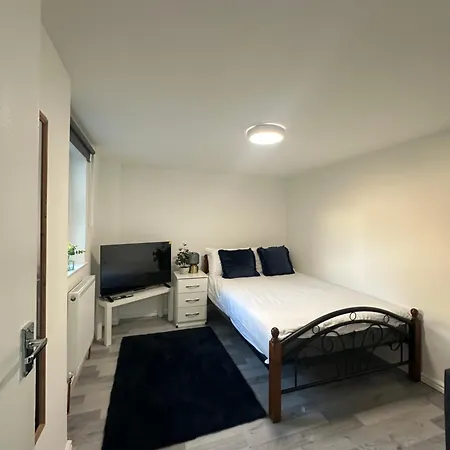 Luxury 2 Bedroom In * London