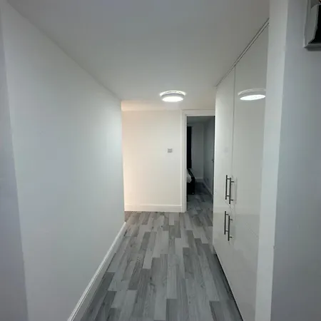 Luxury 2 Bedroom In *