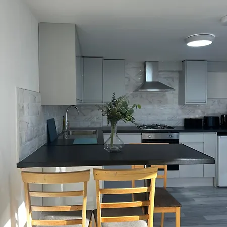 Apartment Luxury 2 Bedroom In *