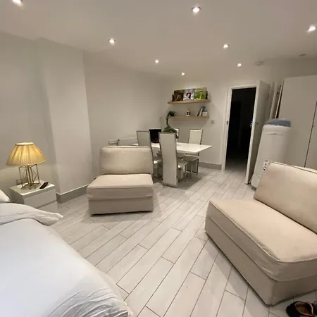 Heaven Apartment Edgware