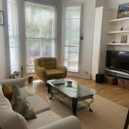 Apartment Beautiful Two Bedroom Flat In Kensington