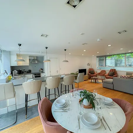 Spacious 3-bedroom Flat In Holloway With Unique Patio With Free Wi-fi Apartment *