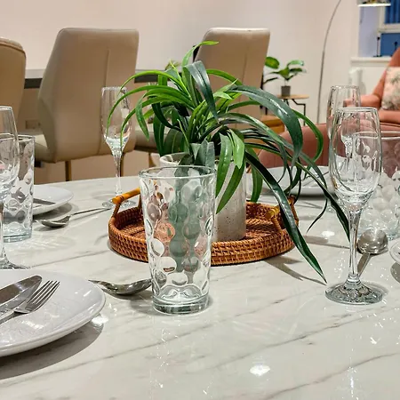 Spacious 3-bedroom Flat In Holloway With Unique Patio With Free Wi-fi