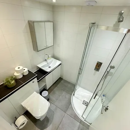 Apartment Spacious 3-bedroom Flat In Holloway With Unique Patio With Free Wi-fi