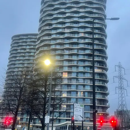 Apartment Luxury 1 Bedroom In With Free Parking