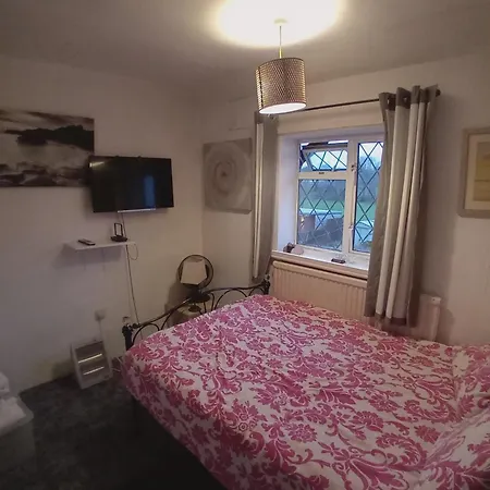 42 Churchbury Rd 1 Homestay Eltham