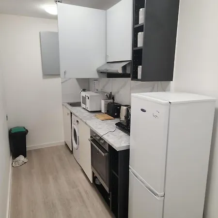 Sleeps 4 Cosy In Golder Greens Nw11 * London