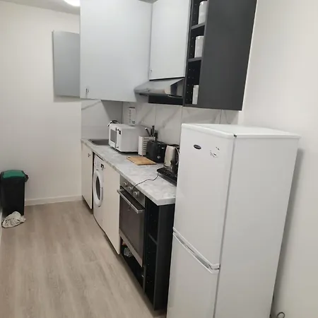 Apartment Sleeps 4 Cosy In Golder Greens Nw11