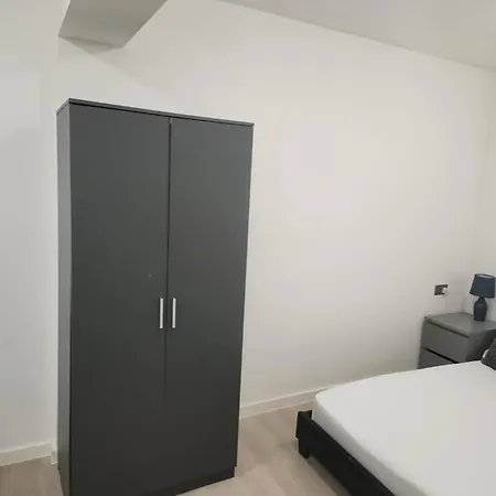 Sleeps 4 Cosy In Golder Greens Nw11 Apartment