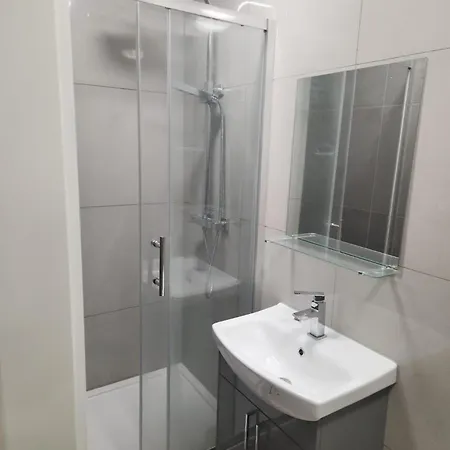 Apartment Sleeps 4 Cosy In Golder Greens Nw11