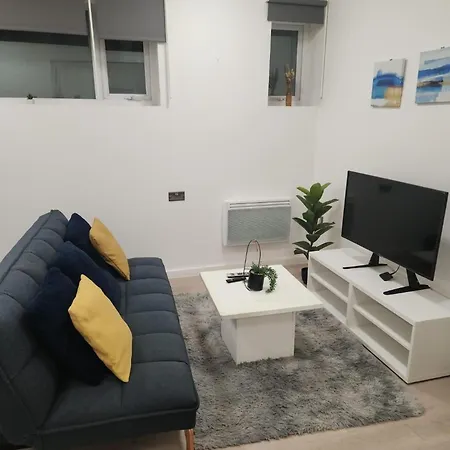 Sleeps 4 Cosy In Golder Greens Nw11