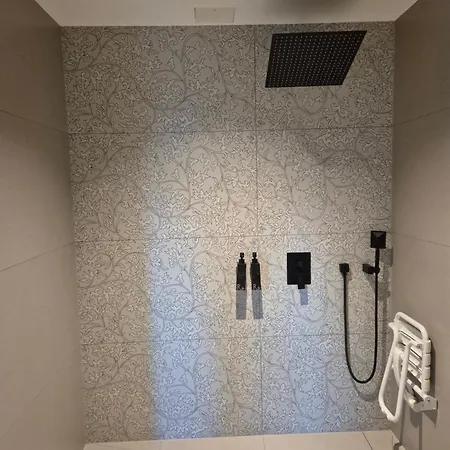 Hotel Rosemay Near London Heathrow Airport