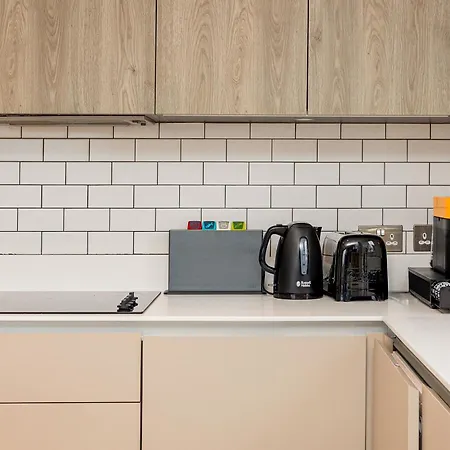 Apartment Stylish 2br Flat, 6 Min Chiswick Park Tube