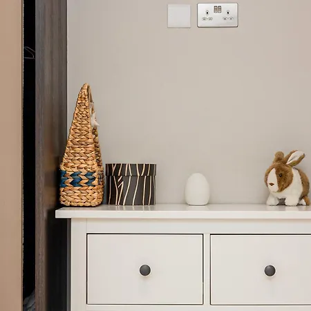 Stylish 2br Flat, 6 Min Chiswick Park Tube Apartment *