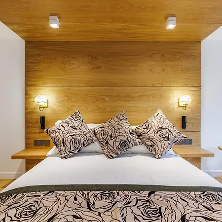 Rosemay Near London Heathrow Airport Hayes (Greater London)