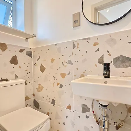 Guest house Morden Stratford Studio 1 *