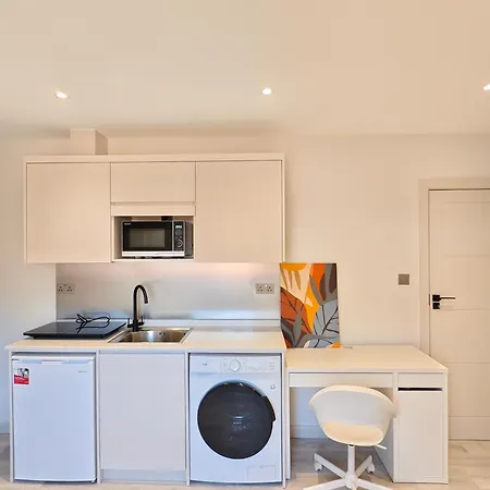 Morden Stratford Studio 1 Guest house *