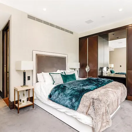 5 Million Pound Super Luxury Large Duplex Penthouse Sleeps 8 * London