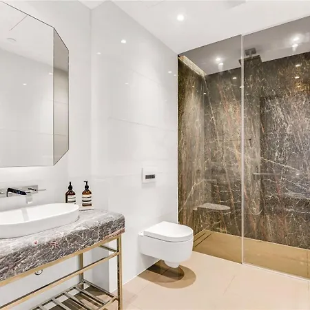 5 Million Pound Super Luxury Large Duplex Penthouse Sleeps 8 *