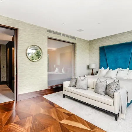 5 Million Pound Super Luxury Large Duplex Penthouse Sleeps 8 London