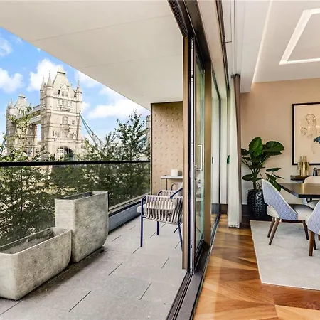 Apartment 5 Million Pound Super Luxury Large Duplex Penthouse Sleeps 8