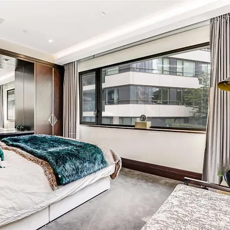 Apartment 5 Million Pound Super Luxury Large Duplex Penthouse Sleeps 8 London