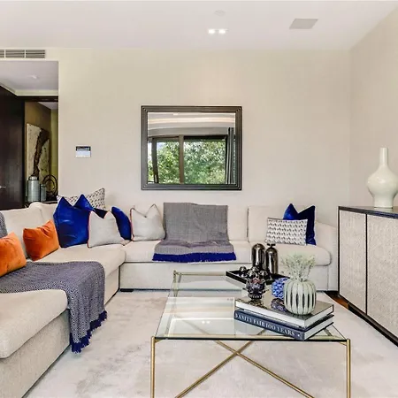 5 Million Pound Super Luxury Large Duplex Penthouse Sleeps 8 Apartment