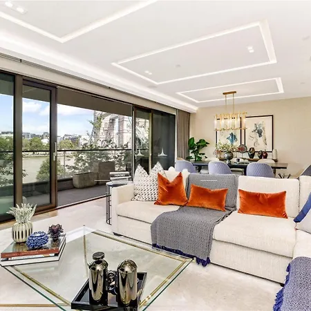 Apartment 5 Million Pound Super Luxury Large Duplex Penthouse Sleeps 8