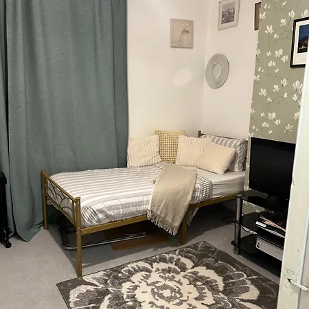 Apartment Private In Shepherds Bush