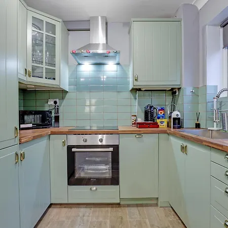 Apartment Sleeps 4,roof Garden, Top Apartment, Zone 2 Cls Central London
