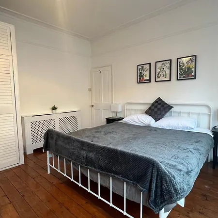 2 Bedroom Luxury Flat In Centre Of Muswell Hill * London