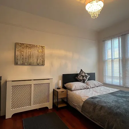 2 Bedroom Luxury Flat In Centre Of Muswell Hill