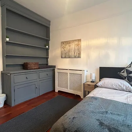 2 Bedroom Luxury Flat In Centre Of Muswell Hill Apartment *