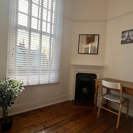 2 Bedroom Luxury Flat In Centre Of Muswell Hill Apartment *