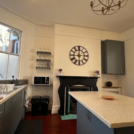 2 Bedroom Luxury Flat In Centre Of Muswell Hill