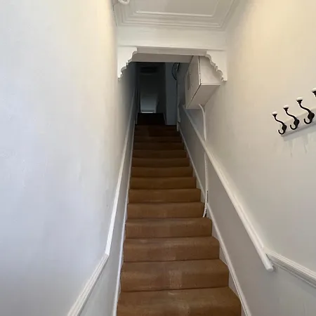 2 Bedroom Luxury Flat In Centre Of Muswell Hill Apartment *