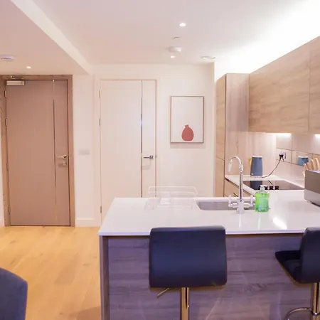 Luxury 1 Bedroom With Riverview Apartment London