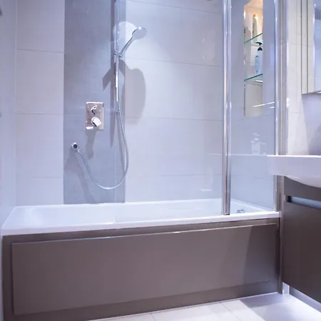 Luxury 1 Bedroom With Riverview Apartment London