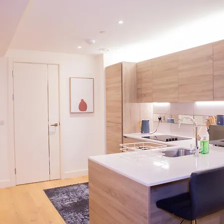 Luxury 1 Bedroom With Riverview