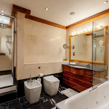 Mayfair Deluxe *