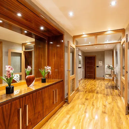 Mayfair Deluxe Apartment London